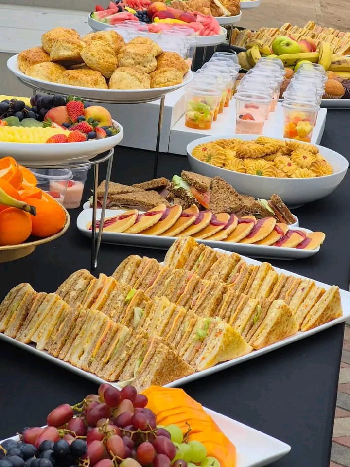 Two Tone Café platter 1